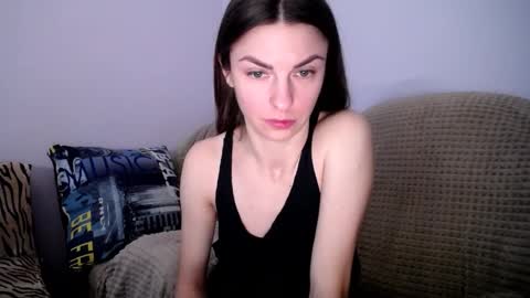 Snapshot of angel_zoe77 chatting on 4, 12, 2025 Zoe online show from 4, 12, 2025
