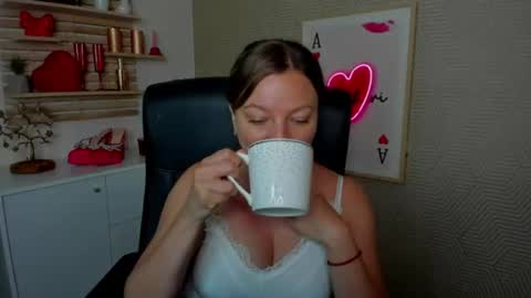 Snapshot of angela_samt chatting on 26, 6, 2026 Angela online show from 26, 6, 2026