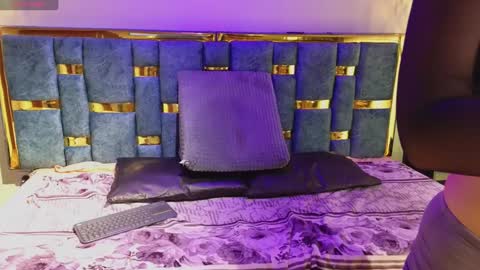 Snapshot of angelacute19 chatting on 18, 2, 2025 angelacute19 online show from 18, 2, 2025