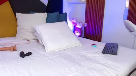 Angel online show from 7, 4, 2026