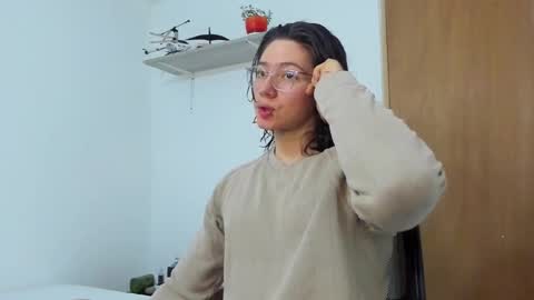 Angel Bennet online show from 20, 2, 2025