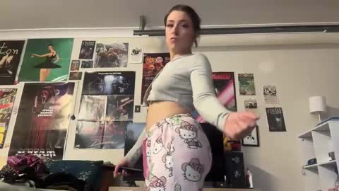 Snapshot of angelcak3s chatting on 7, 10, 2025 venellope888 online show from 7, 10, 2025
