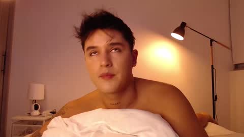 Snapshot of angelcossio chatting on 2, 11, 2025 Angel online show from 2, 11, 2025