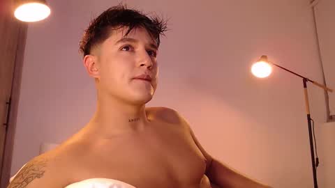 Snapshot of angelcossio chatting on 28, 11, 2025 Angel online show from 28, 11, 2025