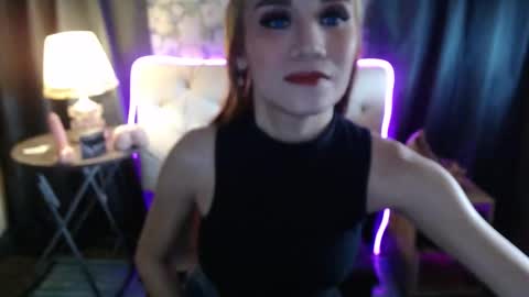 Snapshot of angelcumfallen chatting on 27, 10, 2025 Angel online show from 27, 10, 2025