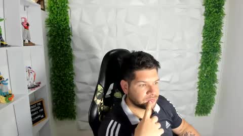 Snapshot of angelcute3 chatting on 20, 1, 2025 angel online show from 20, 1, 2025