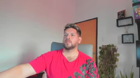 Snapshot of angelcute3 chatting on 8, 10, 2025 angel online show from 8, 10, 2025