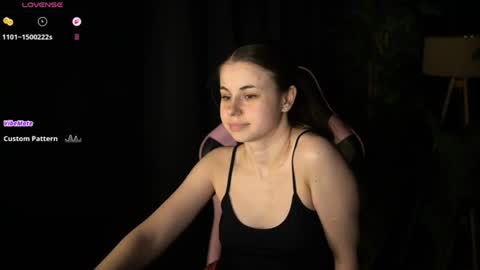 Snapshot of angeles_08 chatting on 5, 7, 2026 Angel online show from 5, 7, 2026