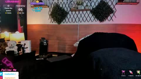 Snapshot of angelgraham_ chatting on 14, 10, 2025 Angel online show from 14, 10, 2025