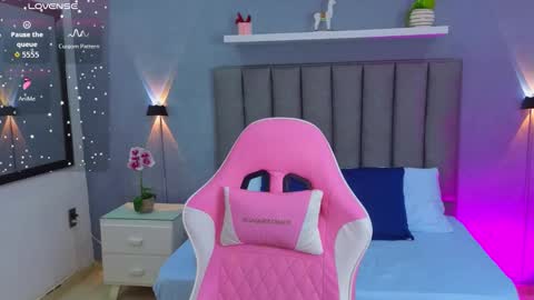 A N G E L I C A online show from 17, 10, 2025