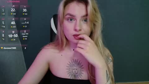 Snapshot of angelicablanch chatting on 4, 10, 2025 angelicablanch online show from 4, 10, 2025