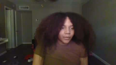 Snapshot of angelicaliusdomme chatting on 8, 10, 2025 Alius Angelic online show from 8, 10, 2025