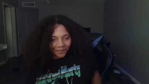 Snapshot of angelicaliusdomme chatting on 11, 10, 2025 Alius Angelic online show from 11, 10, 2025