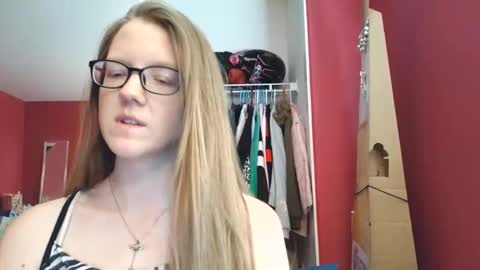 Snapshot of angelicangel3 chatting on 21, 5, 2026 AngelicAngel online show from 21, 5, 2026