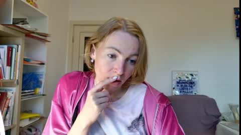 angelicfenix online show from 17, 4, 2026