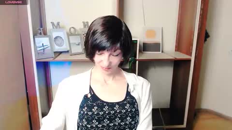 Snapshot of angelinalov_ chatting on 15, 10, 2025 Angelina online show from 15, 10, 2025