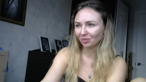 angelinalove28 online show from 23, 11, 2025