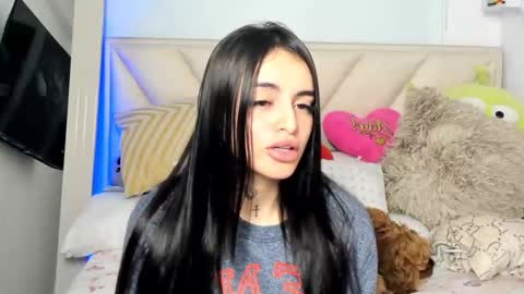 Angeline Smith  online show from 28, 2, 2025