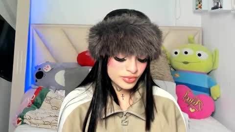 Angeline Smith  online show from 6, 3, 2025