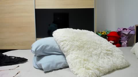 KrystyYo online show from 9, 3, 2026