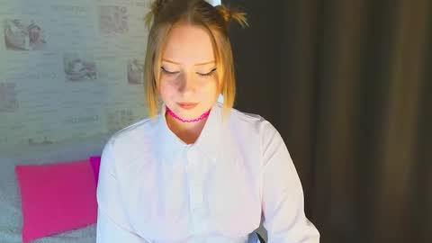 Snapshot of angellisss chatting on 19, 10, 2025 Cutie online show from 19, 10, 2025