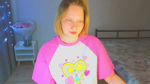 Snapshot of angellisss chatting on 7, 11, 2025 Cutie online show from 7, 11, 2025