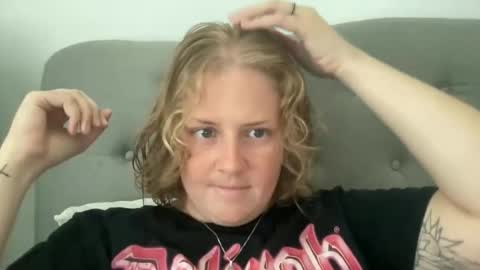 Snapshot of angeloflight273360 chatting on 20, 10, 2025 Angel of Light online show from 20, 10, 2025