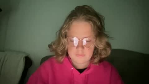 Snapshot of angeloflight273360 chatting on 21, 10, 2025 Angel of Light online show from 21, 10, 2025