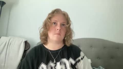 Snapshot of angeloflight273360 chatting on 22, 10, 2025 Angel of Light online show from 22, 10, 2025