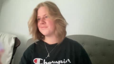 Snapshot of angeloflight273360 chatting on 26, 10, 2025 Angel of Light online show from 26, 10, 2025