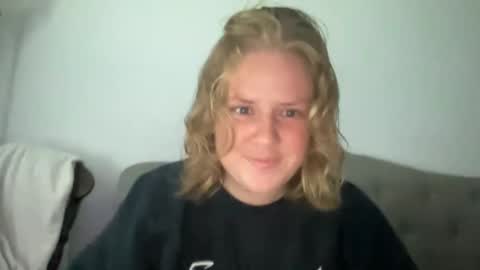 Snapshot of angeloflight273360 chatting on 4, 11, 2025 Angel of Light online show from 4, 11, 2025