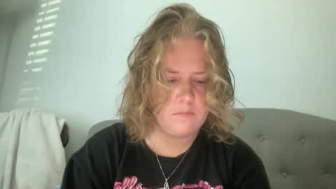 Snapshot of angeloflight273360 chatting on 13, 11, 2025 Angel of Light online show from 13, 11, 2025