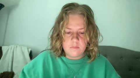 Snapshot of angeloflight273360 chatting on 14, 11, 2025 Angel of Light online show from 14, 11, 2025