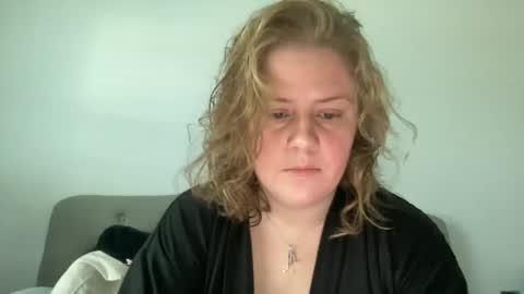 Snapshot of angeloflight273360 chatting on 1, 2, 2026 Angel of Light online show from 1, 2, 2026