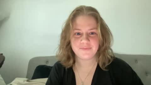 Snapshot of angeloflight273360 chatting on 6, 2, 2026 Angel of Light online show from 6, 2, 2026