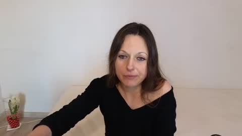 Giulia online show from 3, 3, 2026