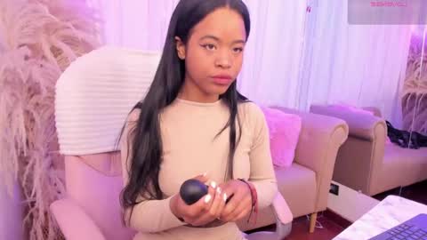 Snapshot of angelsmia_ chatting on 25, 9, 2025  MIA available content ask online show from 25, 9, 2025