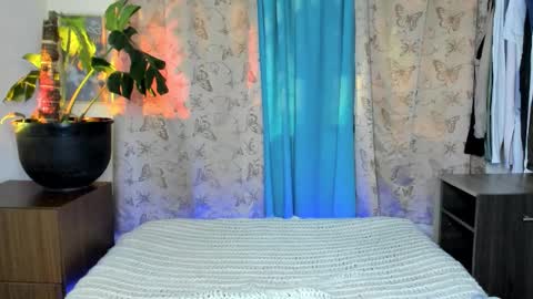 angelwhitte online show from 12, 2, 2026