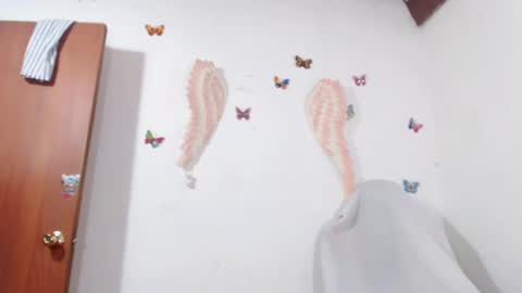 ints marianaroldan945 online show from 5, 3, 2025