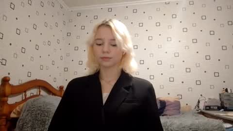 Snapshot of anglauntiedt chatting on 5, 12, 2025 Sofa online show from 5, 12, 2025