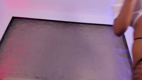 angy_avila online show from 9, 10, 2025