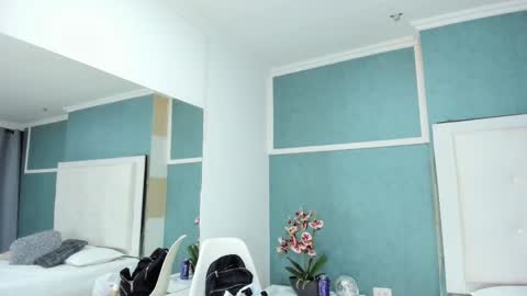 Ania online show from 5, 3, 2025