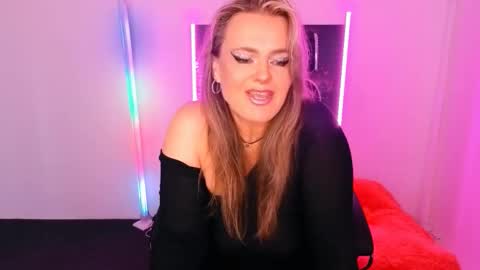 Aniela online show from 14, 9, 2025