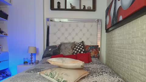 Snapshot of anielli69 chatting on 7, 12, 2024 laura online show from 7, 12, 2024