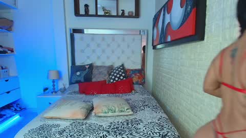 Snapshot of anielli69 chatting on 24, 12, 2024 laura online show from 24, 12, 2024