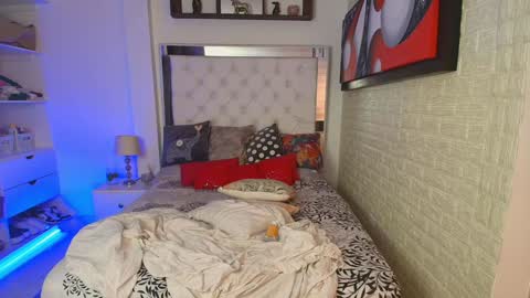 Snapshot of anielli69 chatting on 28, 12, 2024 laura online show from 28, 12, 2024