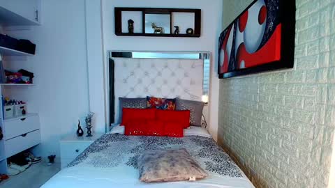 laura  online show from 18, 10, 2025