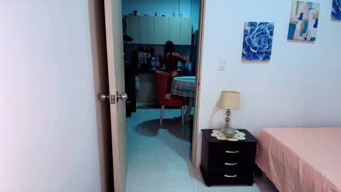 laura  online show from 16, 11, 2025