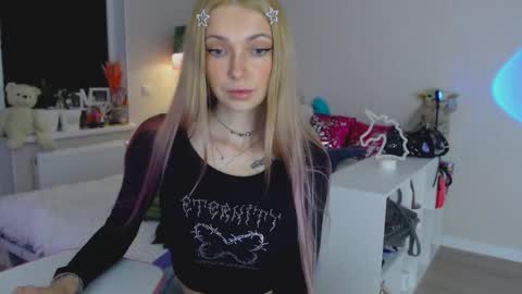 anita_moon_ online show from 28, 10, 2025