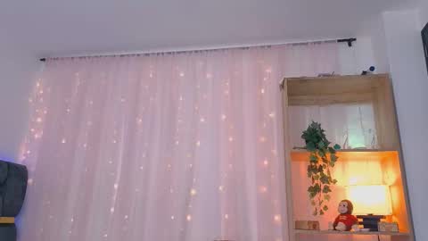 anitaglow online show from 28, 9, 2025